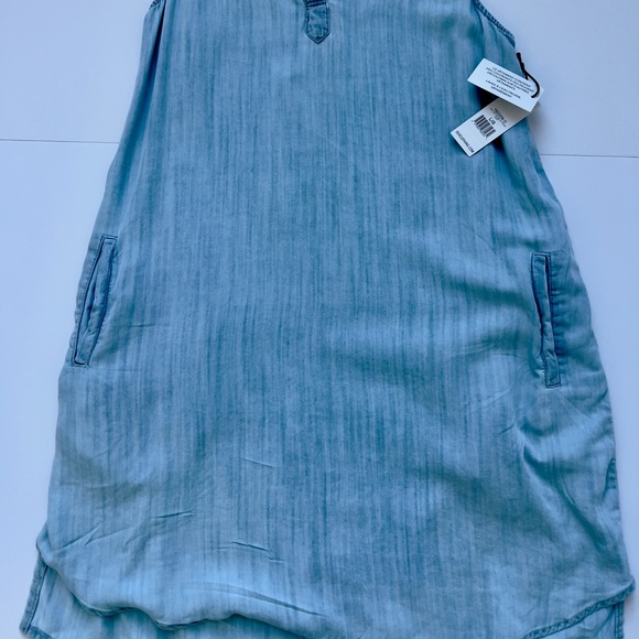 Light Blue Sleeveless Denim Dress - Picture 3 of 5